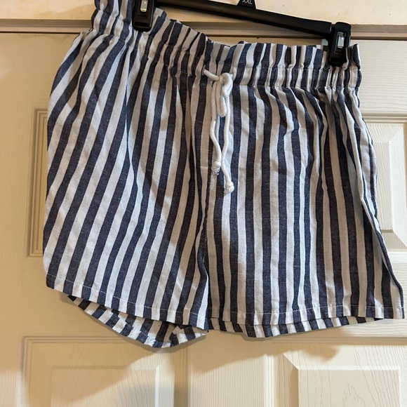 SHEIN Blue and White Striped Women Shorts - Picture 1 of 2